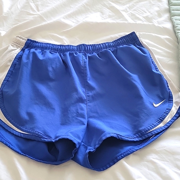 LOT OF 6 DRI-FIT SHORTS SIZE SMALL - Picture 8 of 8